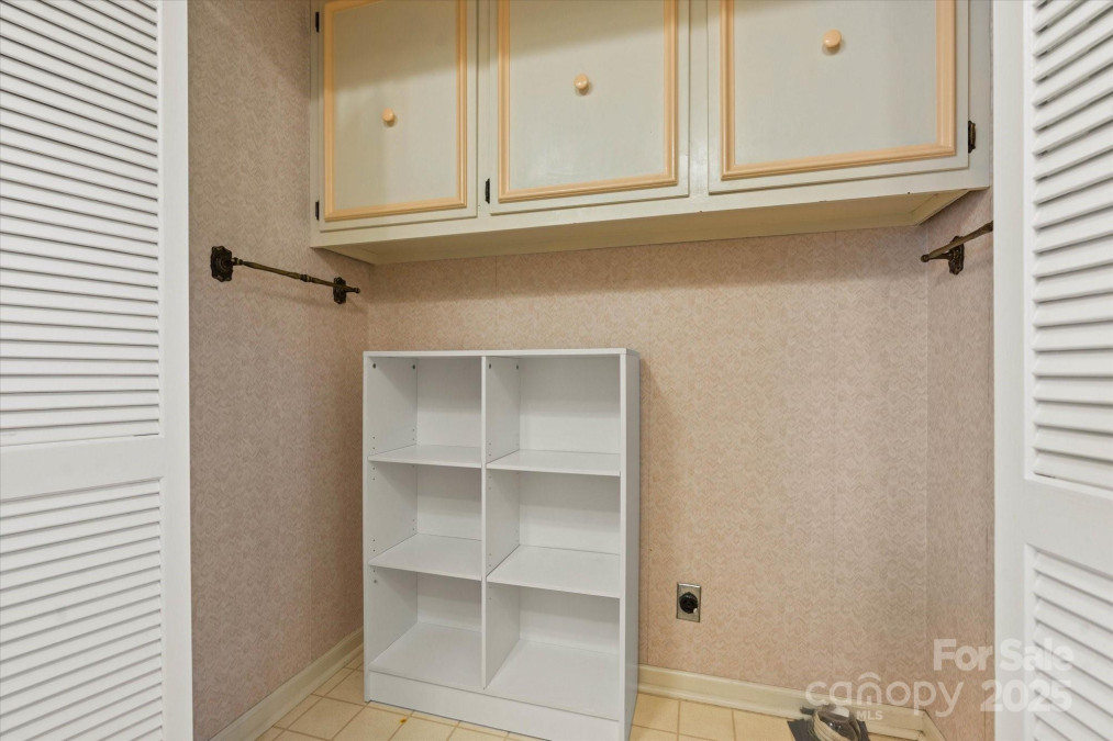 273 Leeward Point Loop Taylorsville, NC 28681