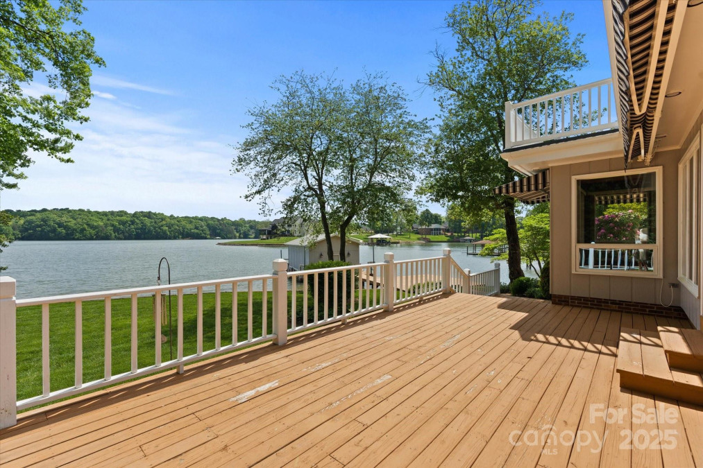 273 Leeward Point Loop Taylorsville, NC 28681