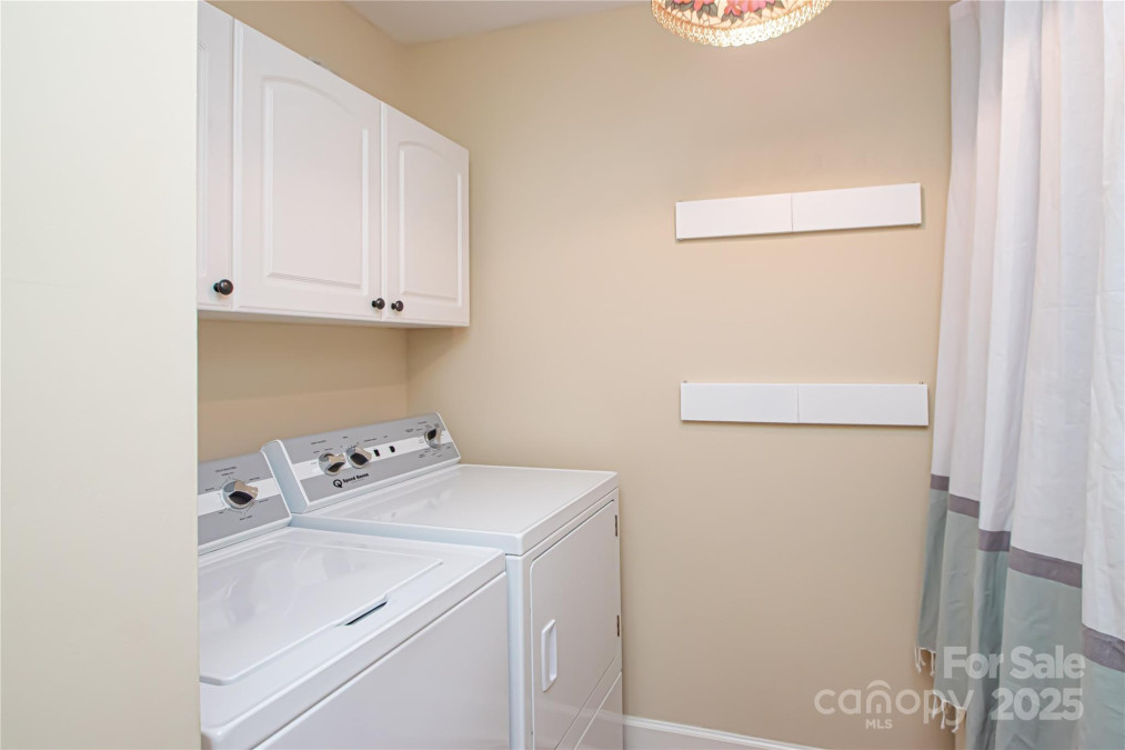 6425 High Creek Ct Charlotte, NC 28277