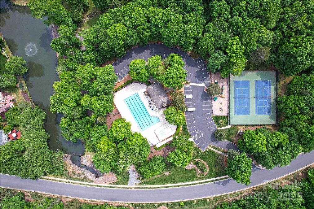 6425 High Creek Ct Charlotte, NC 28277
