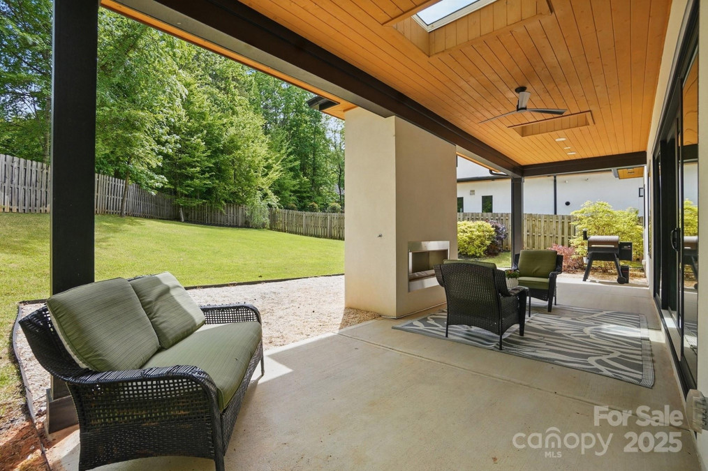 9305 Valley Rd Charlotte, NC 28270