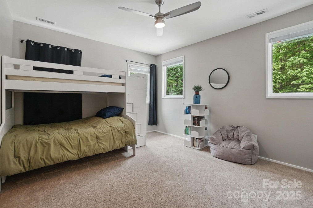 9305 Valley Rd Charlotte, NC 28270