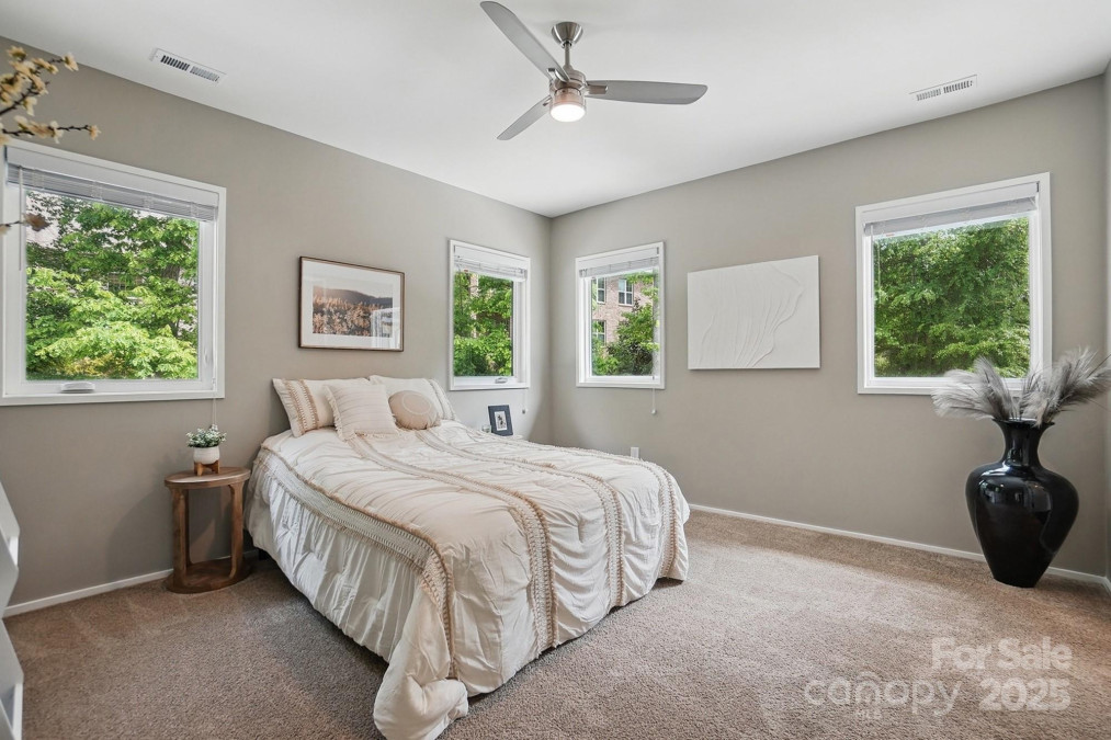 9305 Valley Rd Charlotte, NC 28270