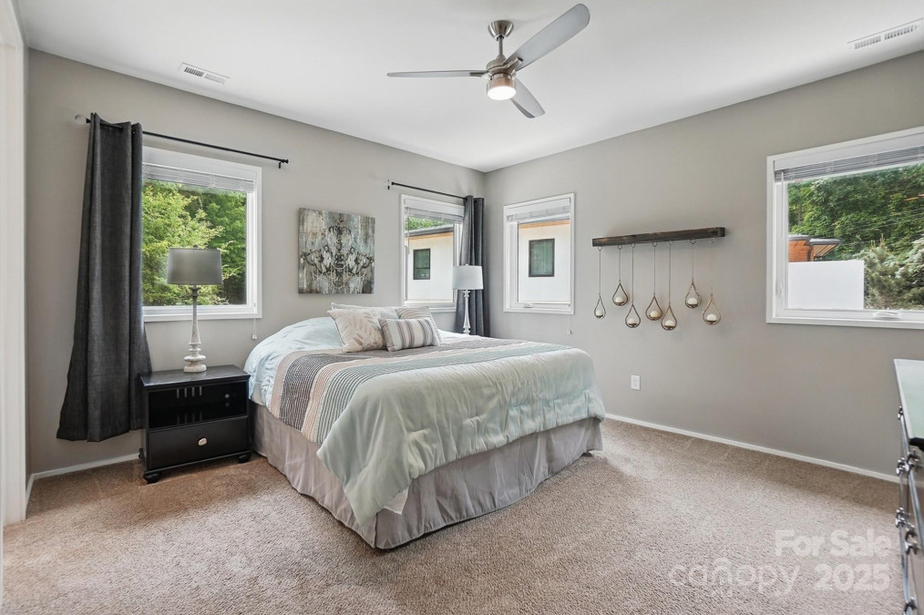 9305 Valley Rd Charlotte, NC 28270