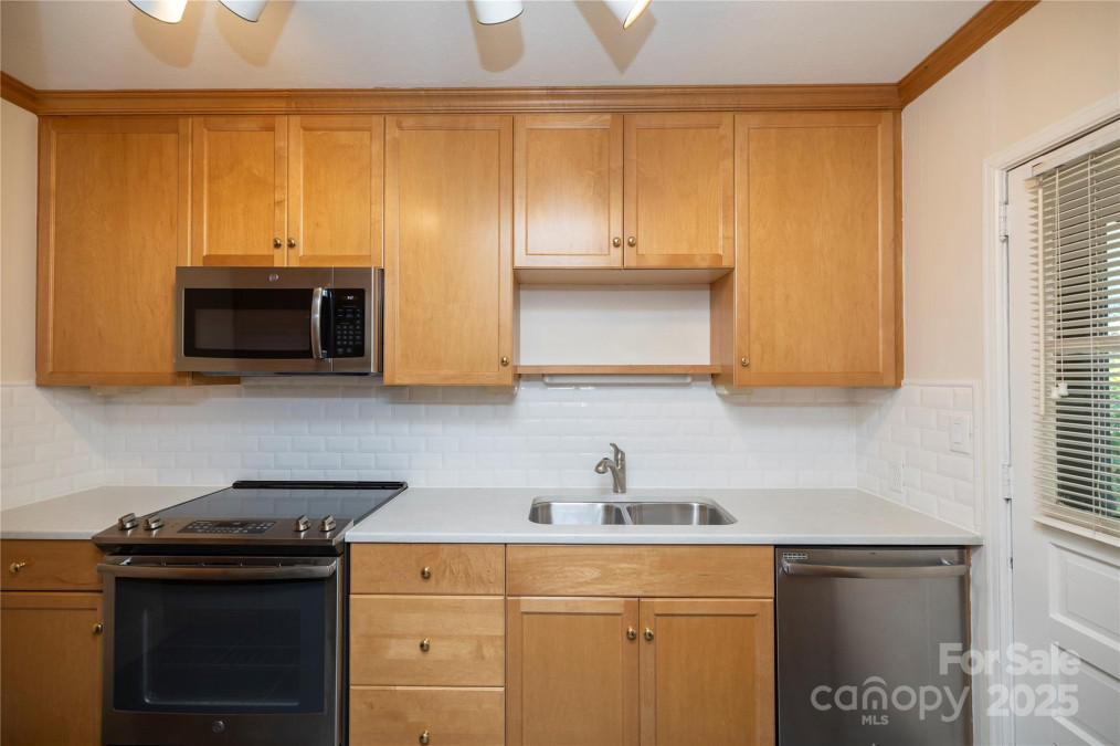 212 Laurel Ave Charlotte, NC 28207