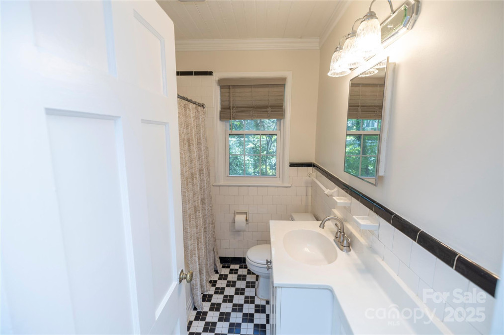 212 Laurel Ave Charlotte, NC 28207