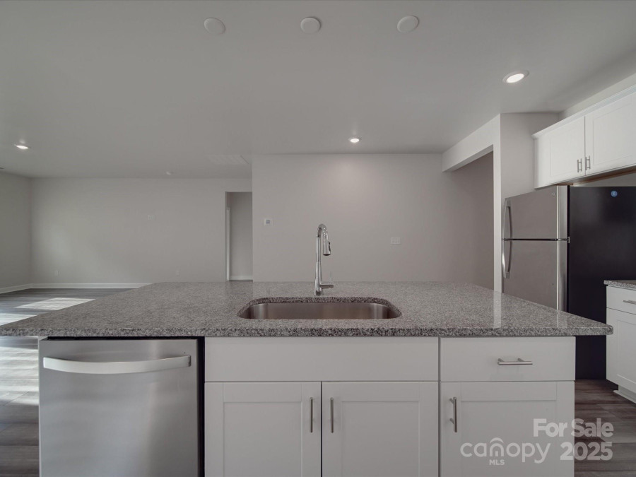 4142 Longmore Ln Kannapolis, NC 28081