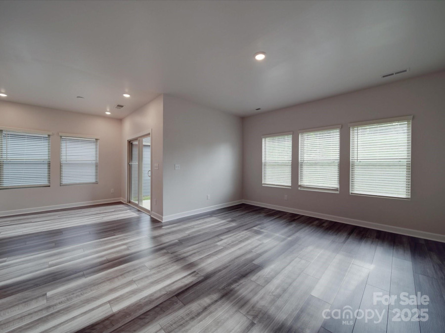 4142 Longmore Ln Kannapolis, NC 28081