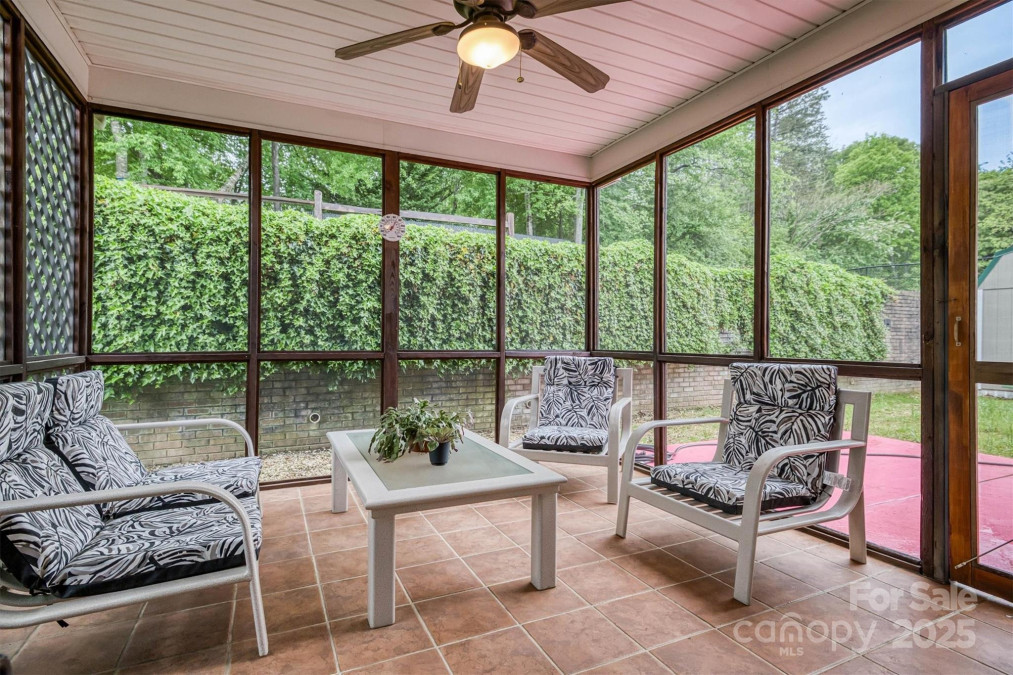 2478 23rd St Hickory, NC 28601