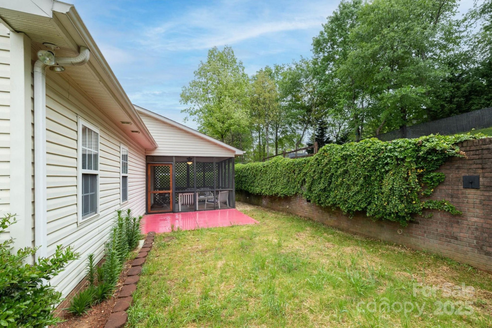 2478 23rd St Hickory, NC 28601