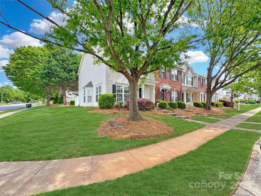 8326 Shinkansen Dr Charlotte, NC 28213