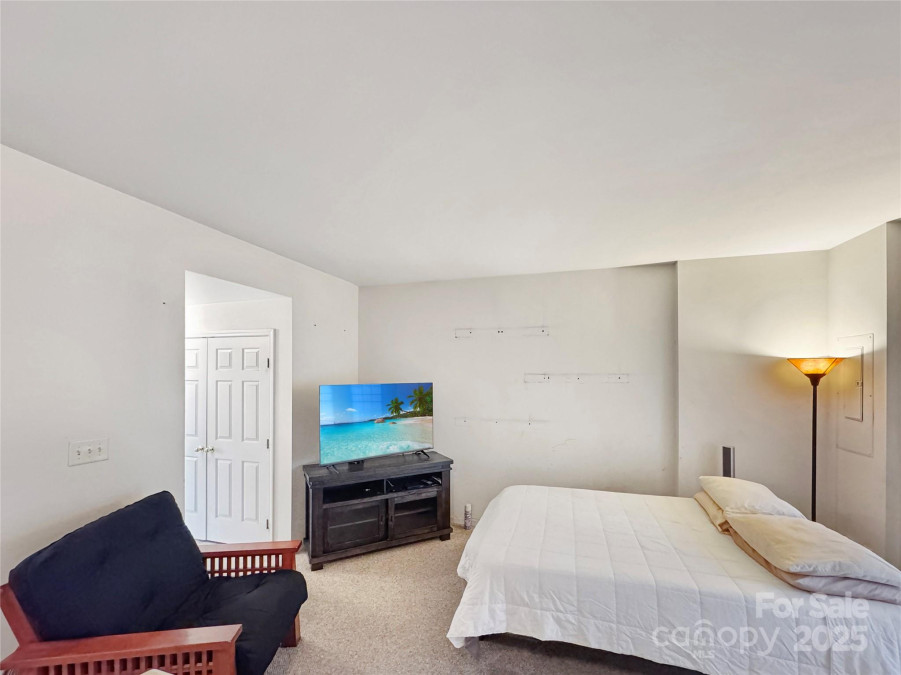8326 Shinkansen Dr Charlotte, NC 28213