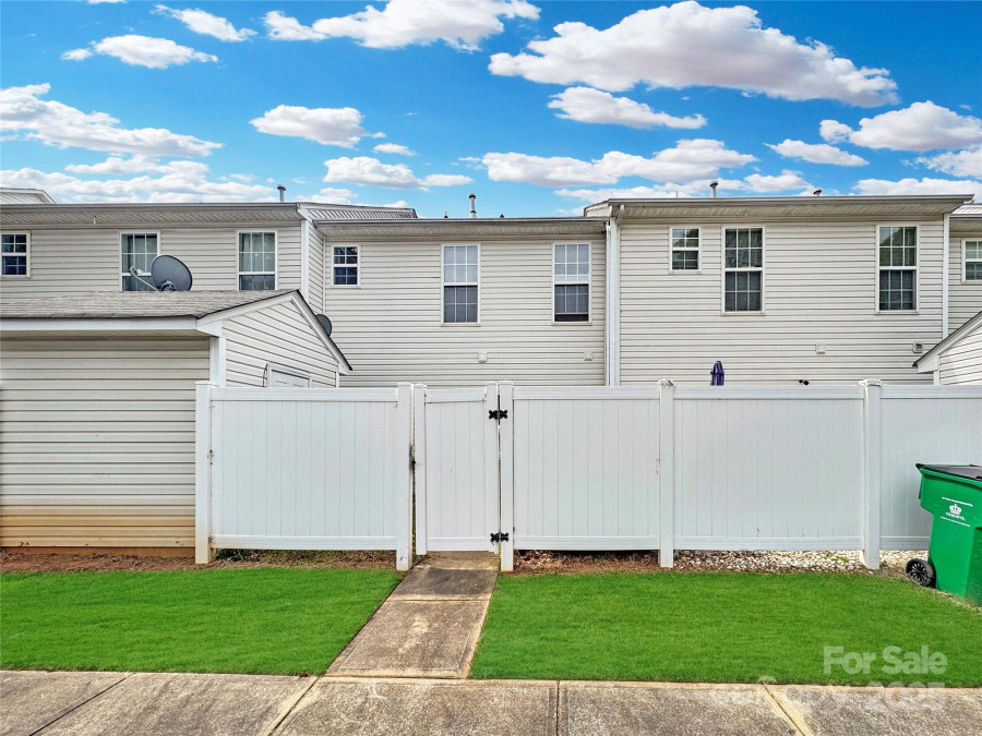 8326 Shinkansen Dr Charlotte, NC 28213