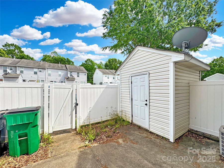 8326 Shinkansen Dr Charlotte, NC 28213