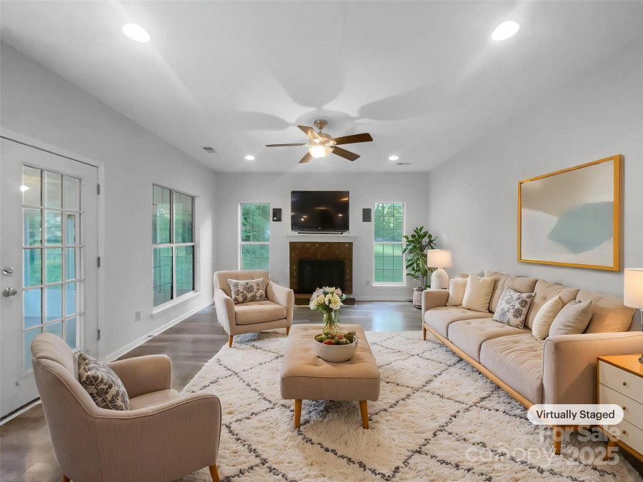 1415 Newfound Hollow Dr Charlotte, NC 28214