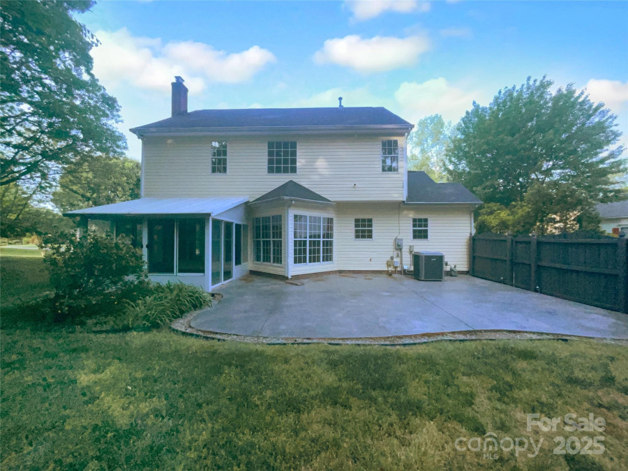 1415 Newfound Hollow Dr Charlotte, NC 28214