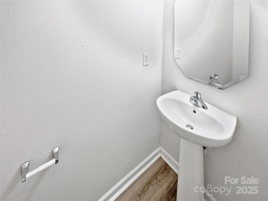 7325 Larwill Ln Charlotte, NC 28216