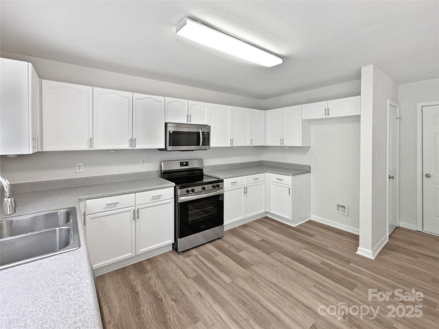 7325 Larwill Ln Charlotte, NC 28216