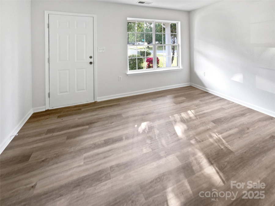 7325 Larwill Ln Charlotte, NC 28216