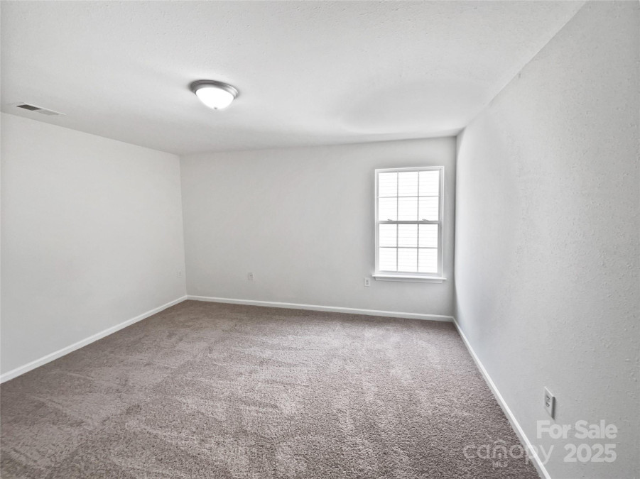 7325 Larwill Ln Charlotte, NC 28216