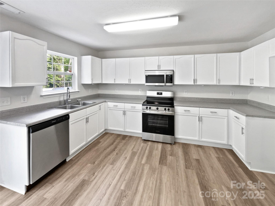 7325 Larwill Ln Charlotte, NC 28216