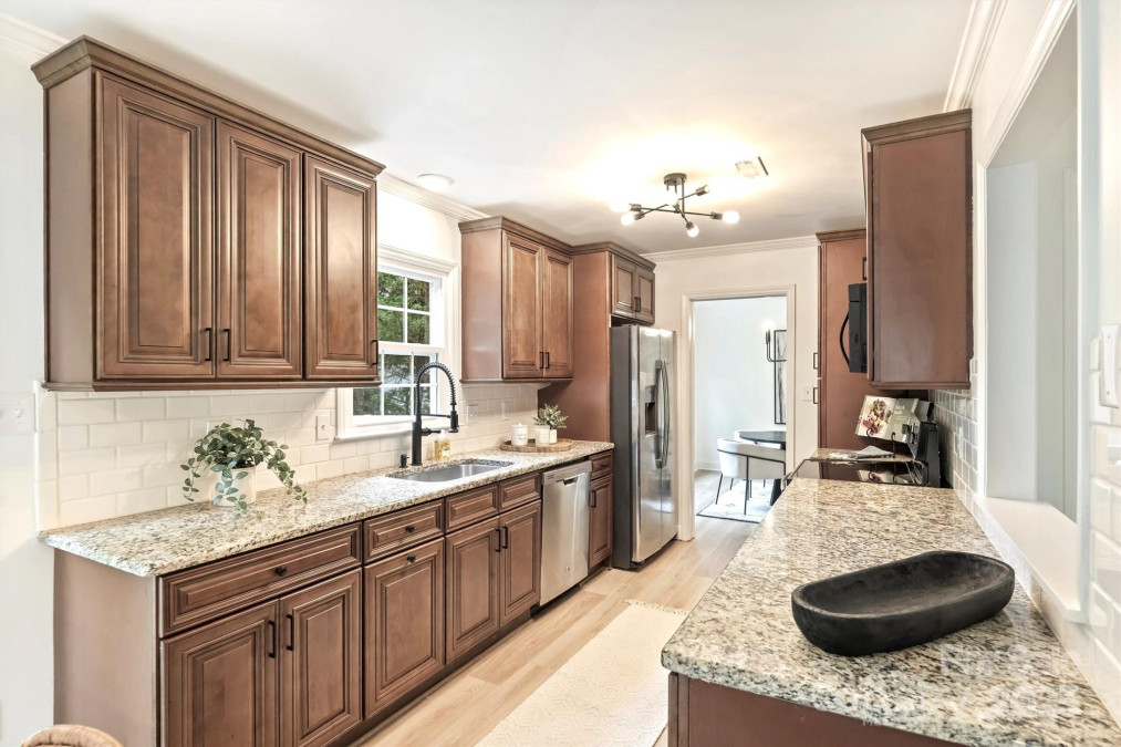 611 Heathermoor Ct Charlotte, NC 28209