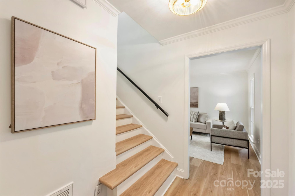 611 Heathermoor Ct Charlotte, NC 28209