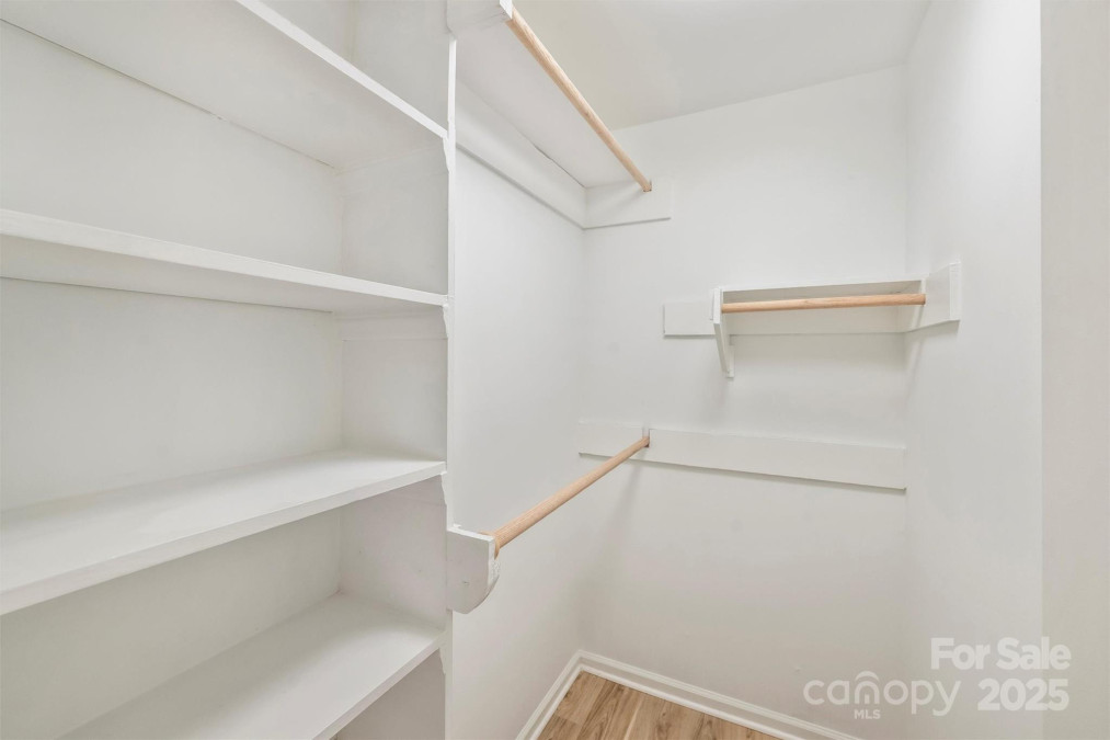 611 Heathermoor Ct Charlotte, NC 28209