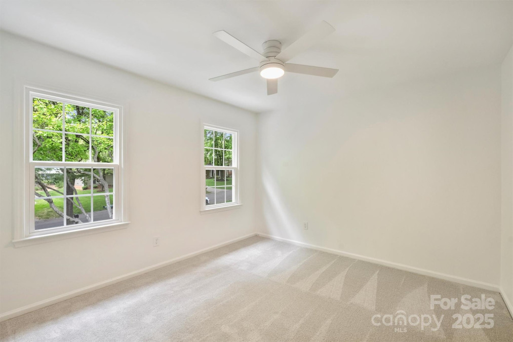 611 Heathermoor Ct Charlotte, NC 28209