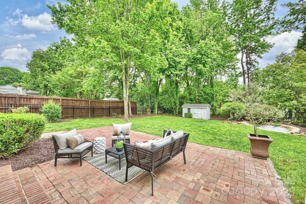 611 Heathermoor Ct Charlotte, NC 28209