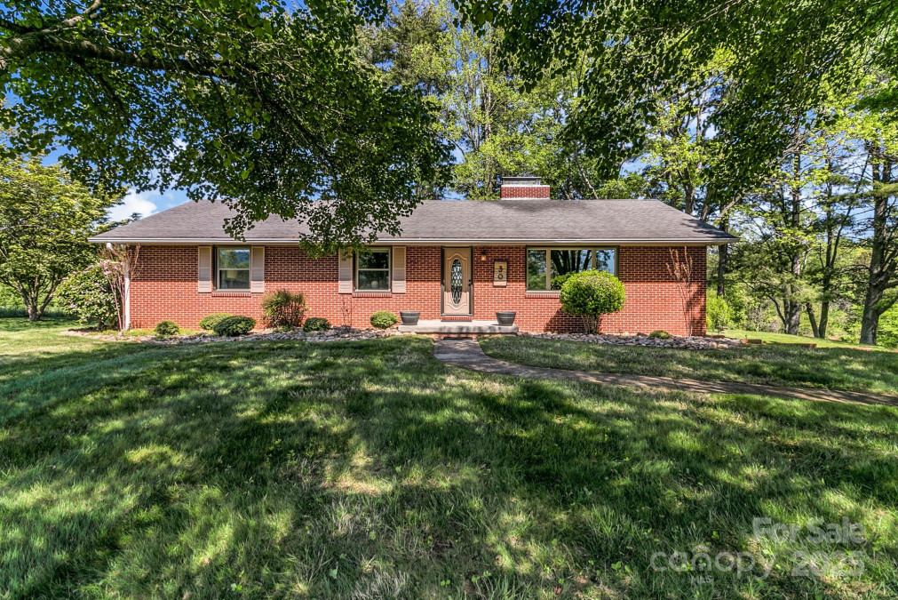 30 Ramsey Rd Asheville, NC 28806