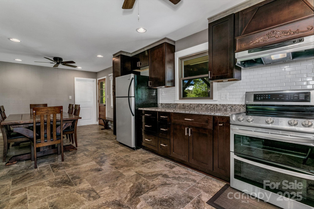 30 Ramsey Rd Asheville, NC 28806