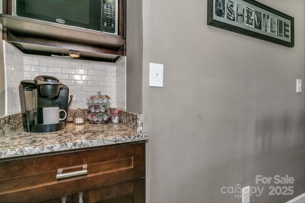 30 Ramsey Rd Asheville, NC 28806