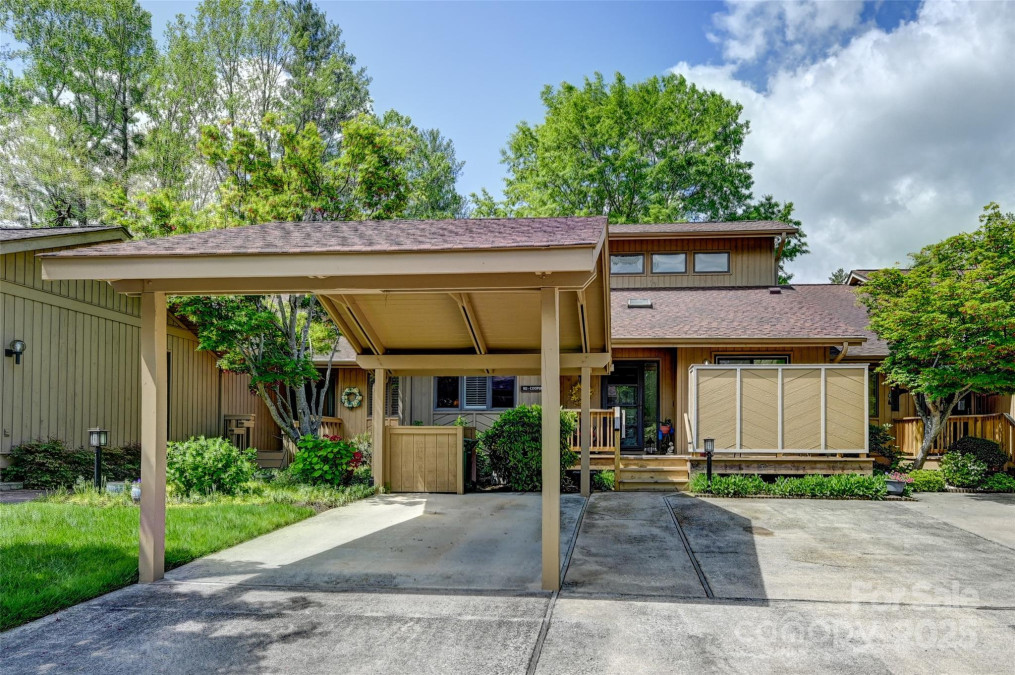 103 Red Oak Dr Hendersonville, NC 28791