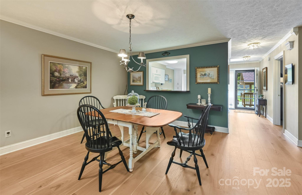 103 Red Oak Dr Hendersonville, NC 28791