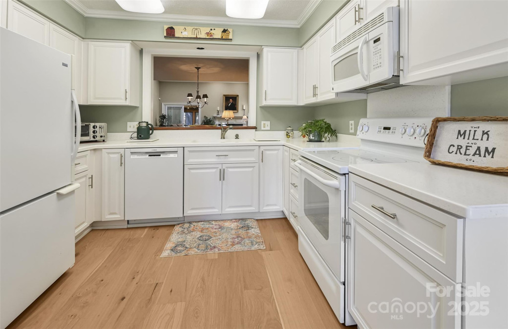 103 Red Oak Dr Hendersonville, NC 28791