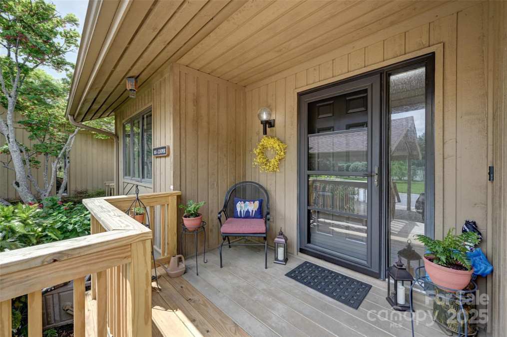 103 Red Oak Dr Hendersonville, NC 28791