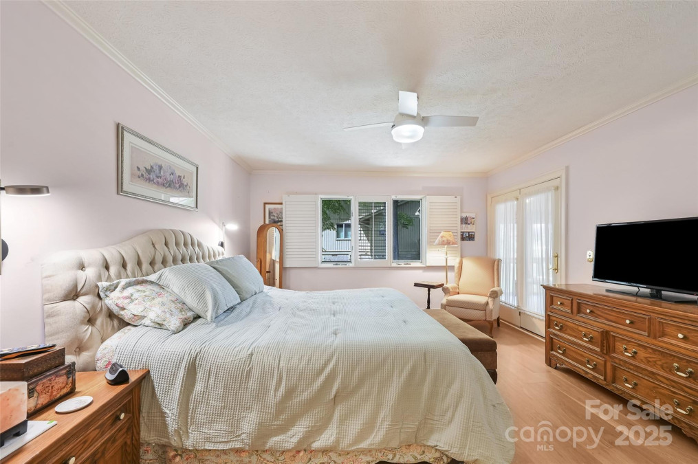 103 Red Oak Dr Hendersonville, NC 28791