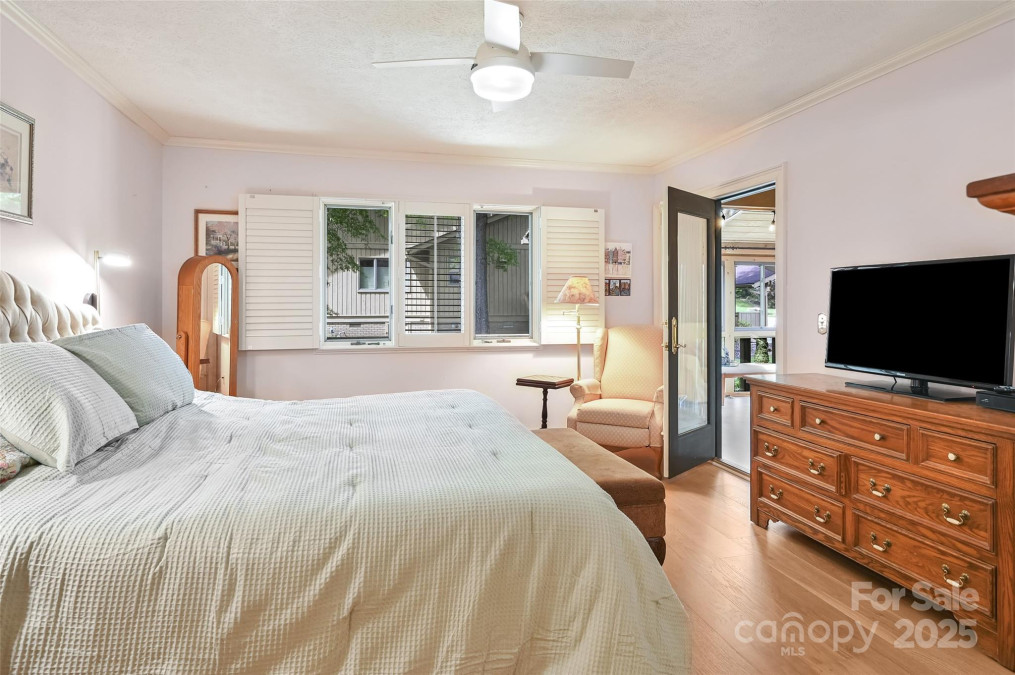 103 Red Oak Dr Hendersonville, NC 28791