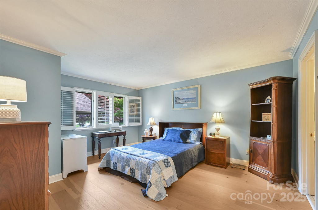 103 Red Oak Dr Hendersonville, NC 28791