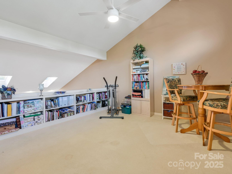 103 Red Oak Dr Hendersonville, NC 28791