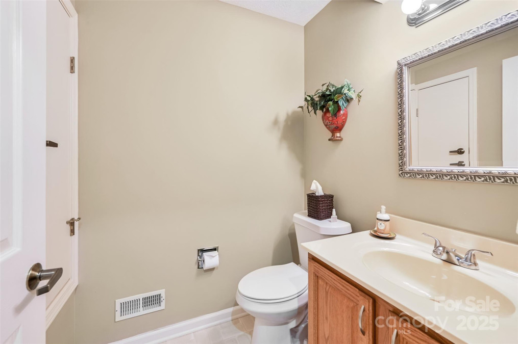103 Red Oak Dr Hendersonville, NC 28791