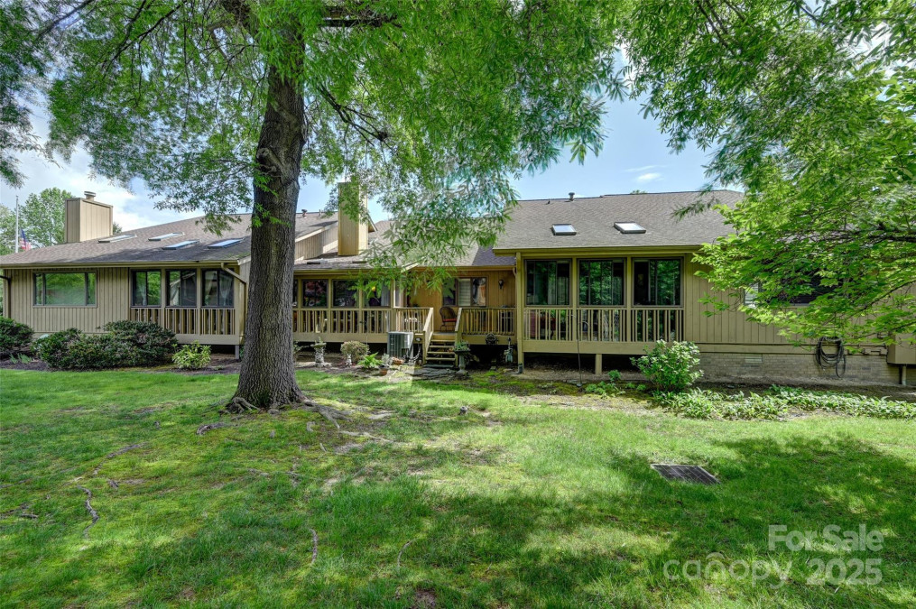 103 Red Oak Dr Hendersonville, NC 28791
