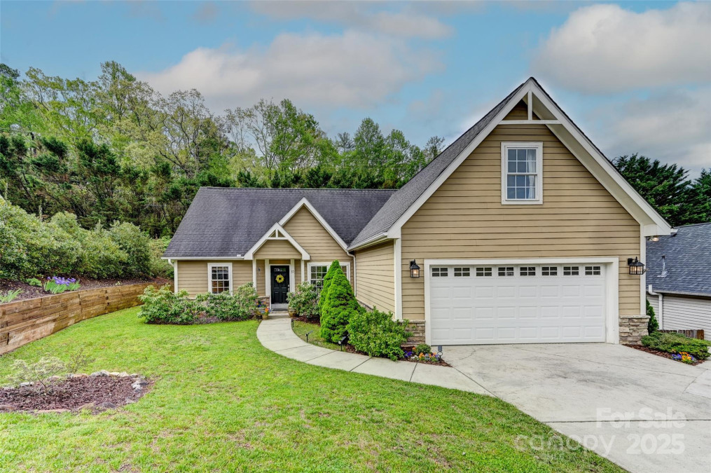 57 Regent Dr Fletcher, NC 28732