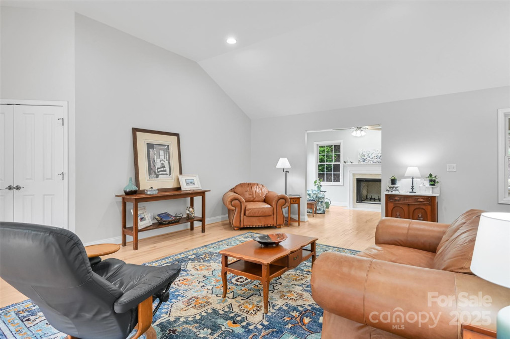 57 Regent Dr Fletcher, NC 28732