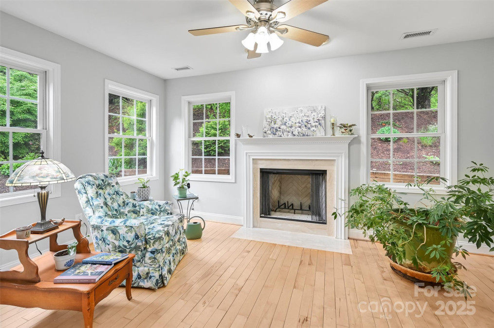 57 Regent Dr Fletcher, NC 28732