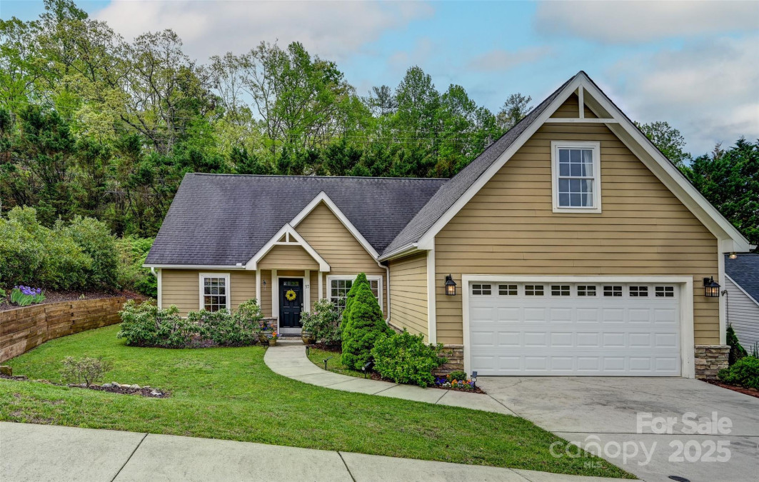 57 Regent Dr Fletcher, NC 28732
