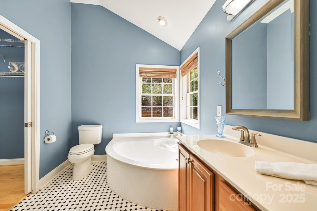 57 Regent Dr Fletcher, NC 28732