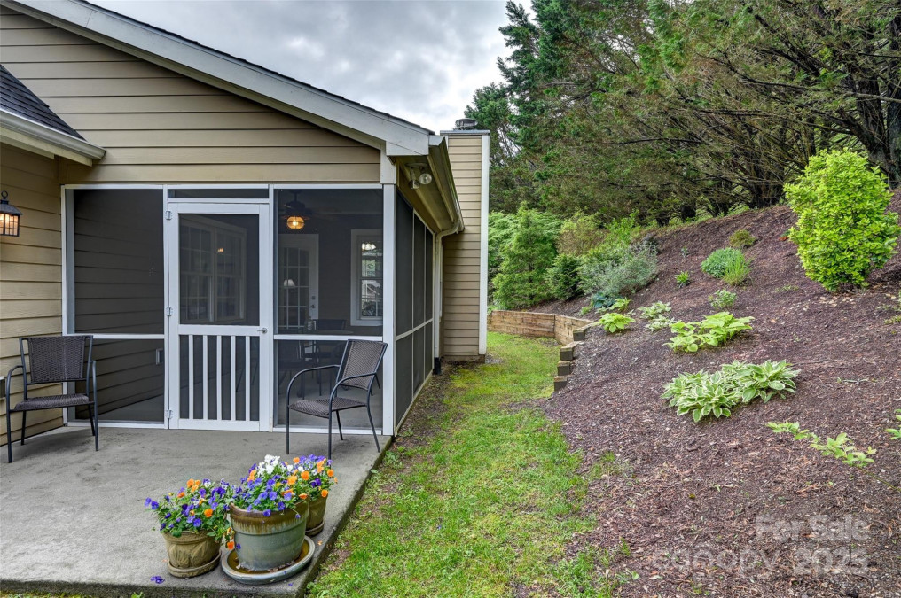 57 Regent Dr Fletcher, NC 28732