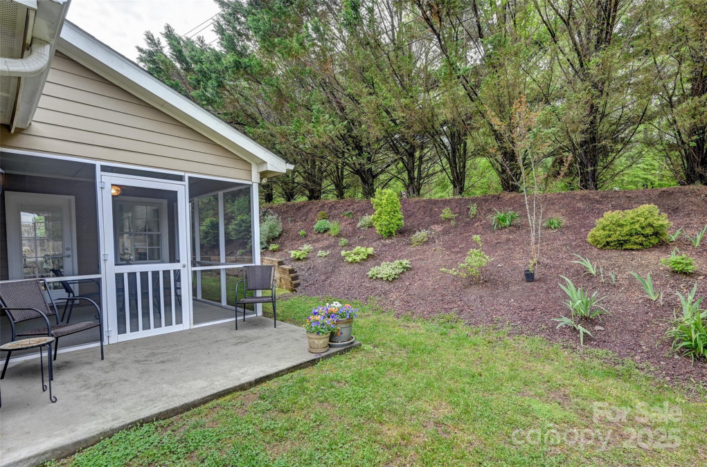 57 Regent Dr Fletcher, NC 28732